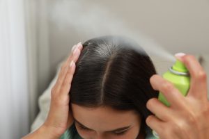 suchy szampon do włosów